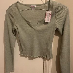 Green cropped long sleeve shirt size XS